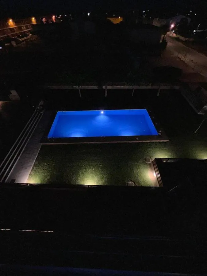 Apartamento Atico con hidromasaje, terraza y piscina Amposta