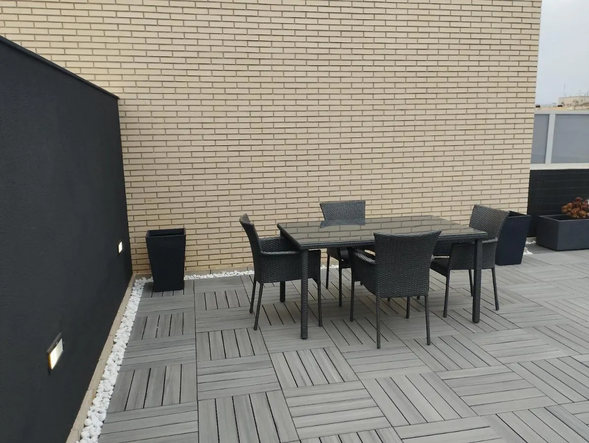 Appartamento Atico Con Hidromasaje, Terraza Y Piscina En Ebrehogar Amposta
